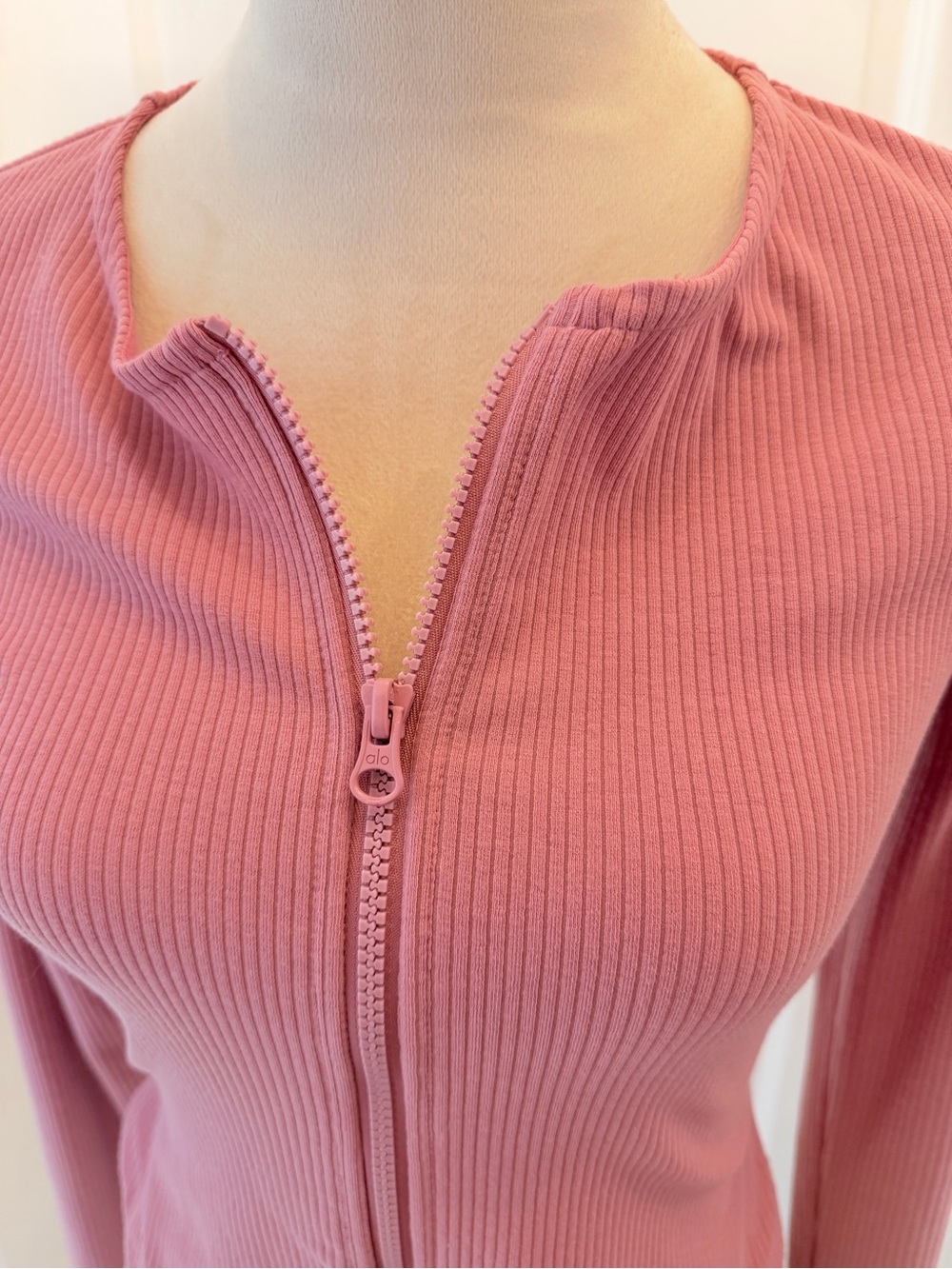 ALO SEAMLESS RIBBED JACKET MEDIUM PINK NWOT - Picture 4 of 9